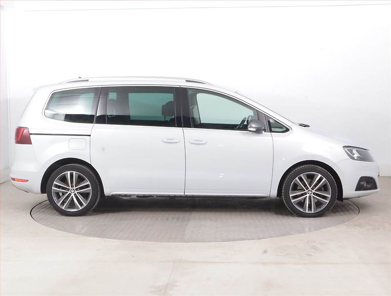 Seat Alhambra (2022) 1.4 TSI - fotka 6 z 19