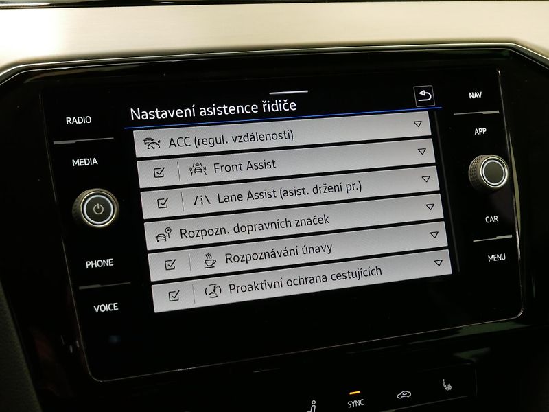 Volkswagen Passat - fotka 19 z 25