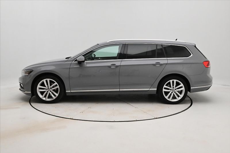 Volkswagen Passat 2,0 TDI 110 kW DSG ELEGANCE Zá - fotka 8 z 32