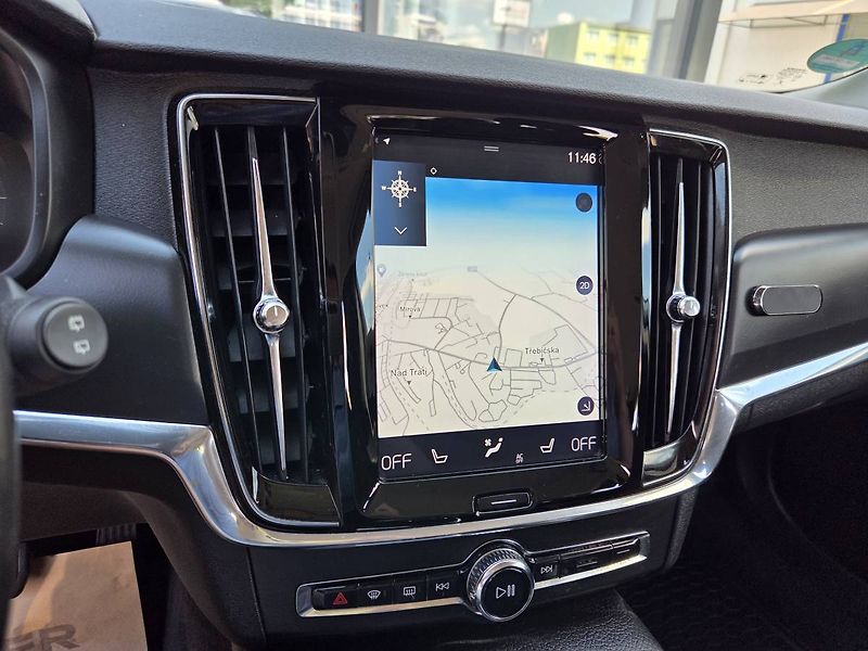 Volvo V90 (2018) D4 2.0 140kW - fotka 23 z 43
