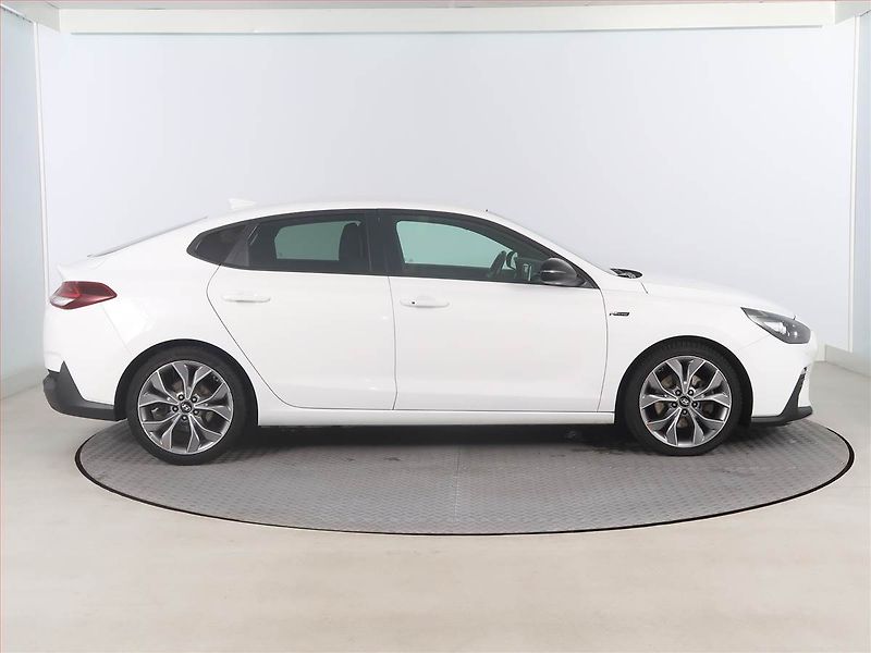 Hyundai i30 (2020) N-Line 1.4 T-GDI, Automat, ČR - fotka 6 z 18