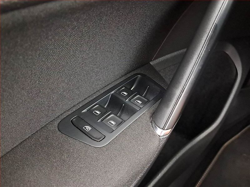 Volkswagen Golf (2013) 1.2 TSI, Tempomat - fotka 15 z 16