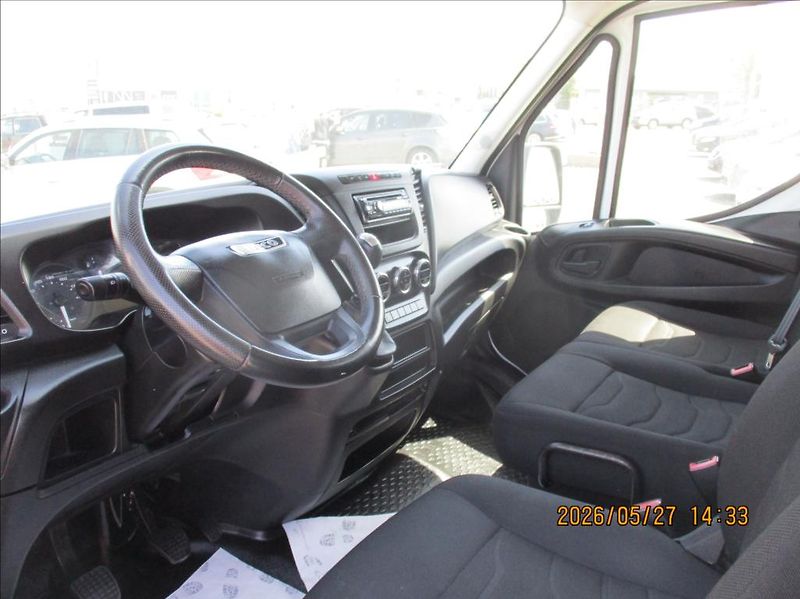Iveco Daily 2,3 D 35C13, 6míst,klima,DPH, - fotka 14 z 30
