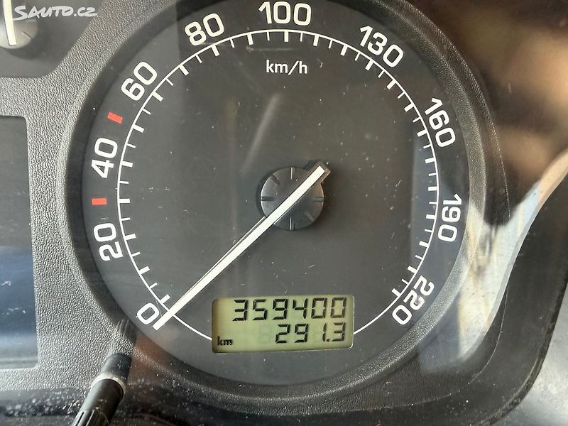 Škoda Octavia (2001) 1.9TDI, 66kw Automat - fotka 17 z 19
