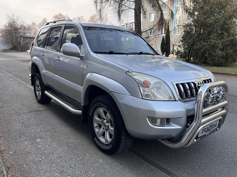Toyota Land Cruiser 120 3,0D 4WD/automat 8-míst/ČR - fotka 6 z 39
