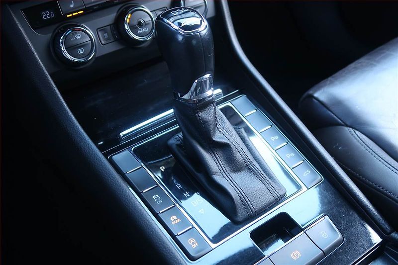 Škoda Superb (2015) Laurin&Klement 2.0 TDI, 4X4 - fotka 13 z 30
