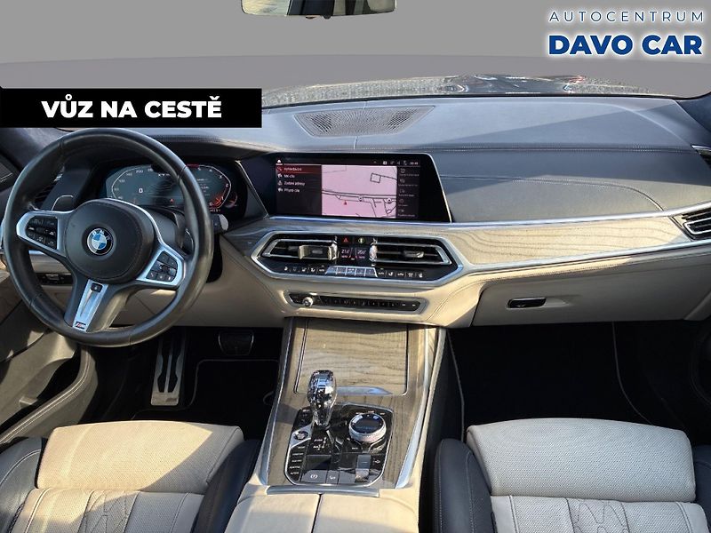 BMW X7 3,0 M50d xDrive 294kW CZ FULL - fotka 3 z 12