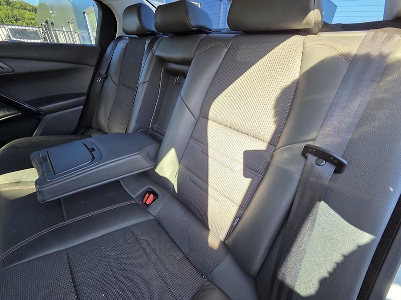 Peugeot 508 (2015) 2.0 BHDI 180 GT EAT6 - fotka 10 z 35