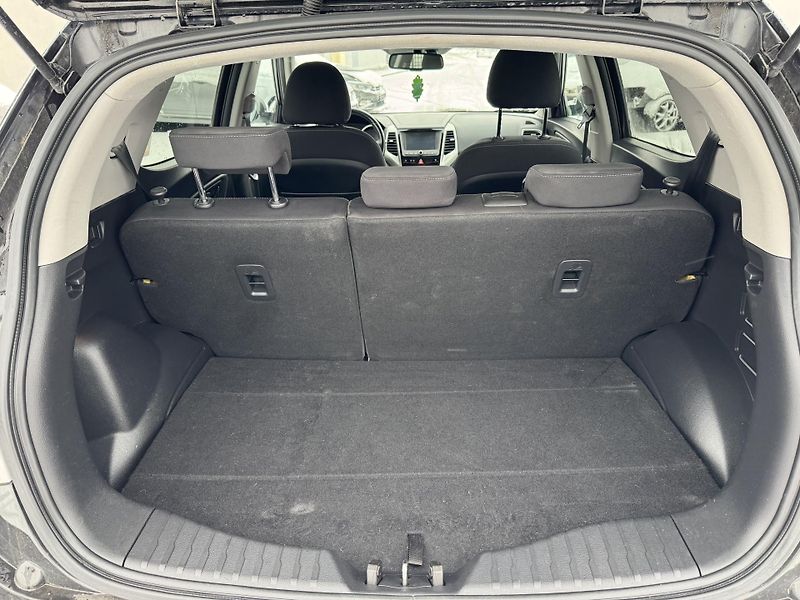 SsangYong Tivoli 1,6i 4x4 Automat - fotka 14 z 16