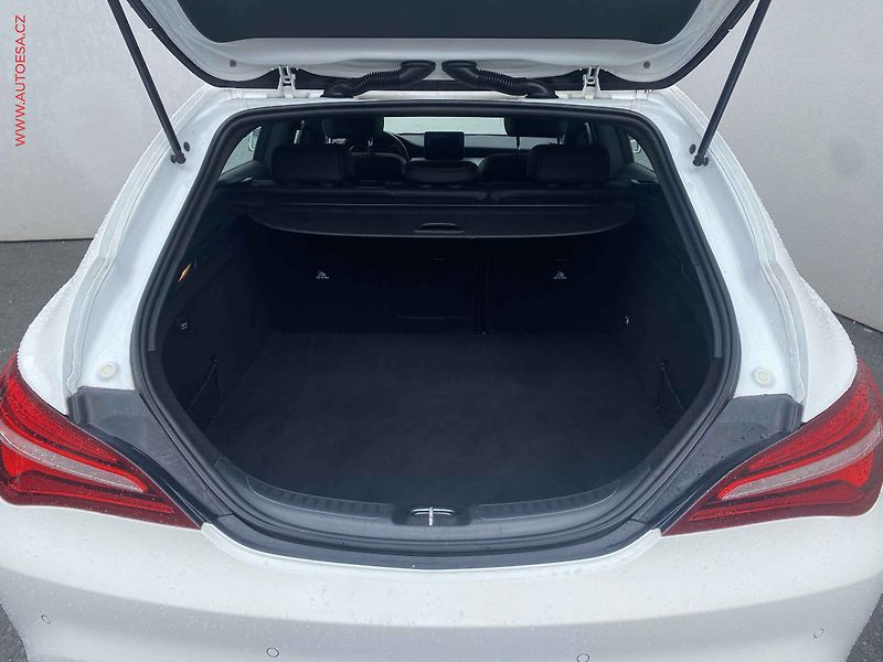 Mercedes-Benz CLA (2018) 1.6 CLA180, AT, LED, panor - fotka 7 z 20