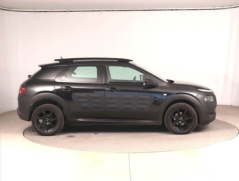 Citroën C4 Cactus (2015) 1.2 PureTech, Serv.kniha - fotka 6 z 17