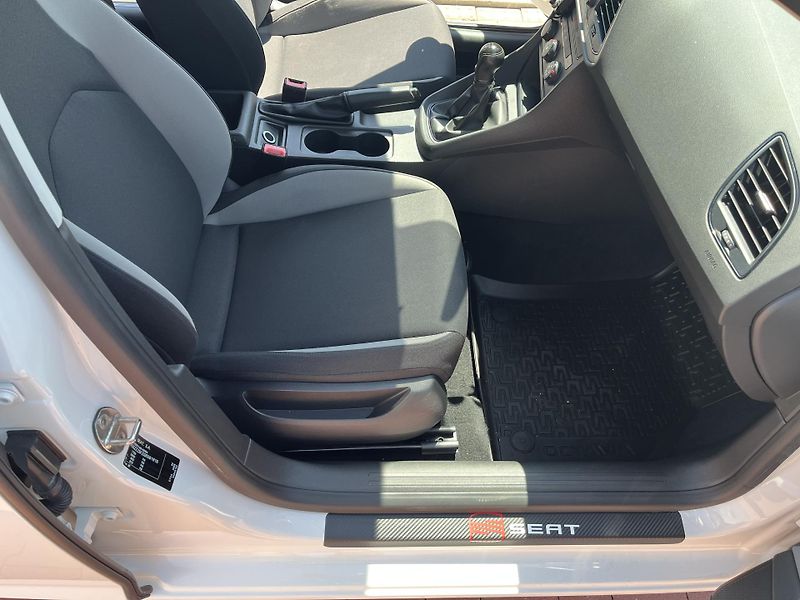 Seat Leon 1.2 TSi  ČR - fotka 15 z 32
