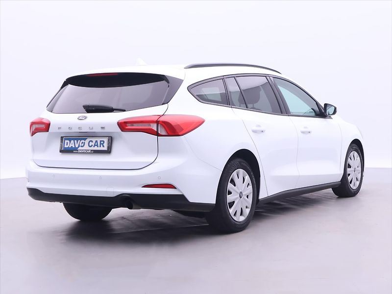 Ford Focus 1,0 EcoBoost 74kW CZ DPH - fotka 7 z 34