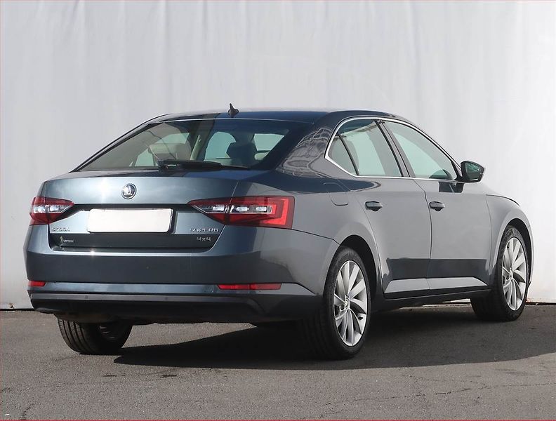 Škoda Superb (2016) Style 2.0 TDI 4x4, 4X4, ČR - fotka 5 z 23