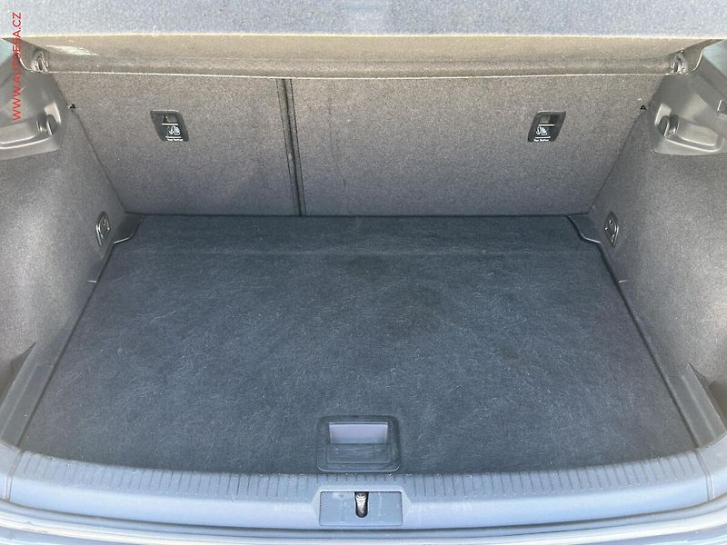Volkswagen Golf (2016) 1.2 TSi, ČR, Klima - fotka 7 z 16
