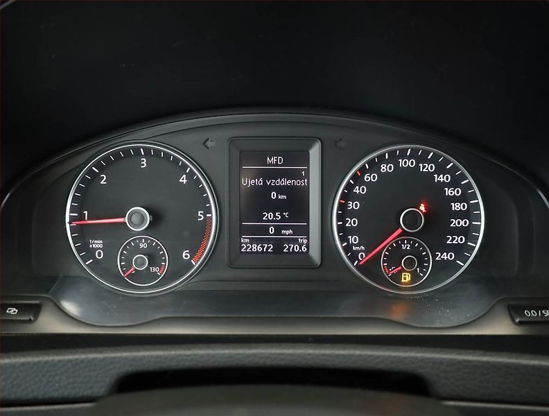 Volkswagen Multivan (2010) Comfortline 2.0 TDI 4Motion - fotka 8 z 17