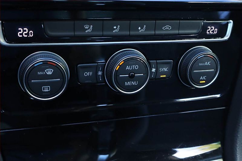 Volkswagen Golf (2017) 2.0 TDI, Automat, Navi - fotka 16 z 24