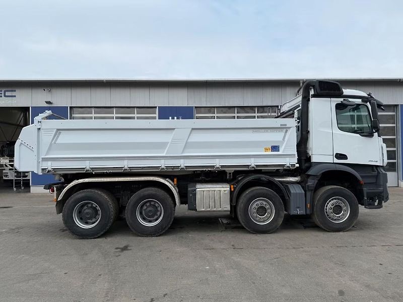 Mercedes-Benz (2025) Arocs 3548 8x4 Bordmatik - fotka 3 z 18