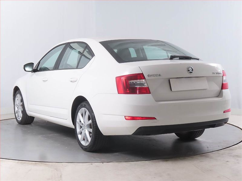 Škoda Octavia (2014) Ambition Plus 1.2 TSI - fotka 4 z 15