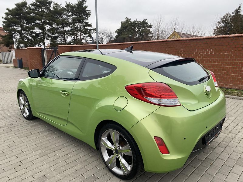 Hyundai Veloster 1.6i,PRÉMIUM, AUTOMAT,PLNÁ VÝB - fotka 3 z 47
