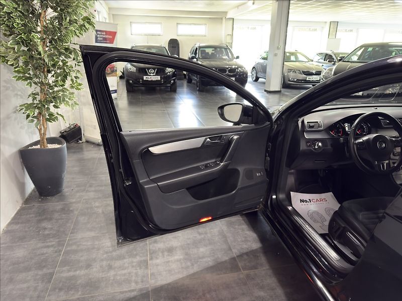 Volkswagen Passat 2,0   TDI DSG HIGHLINE BIXEN - fotka 6 z 42