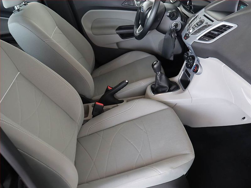 Ford Fiesta (2013) 1.25 16V, Serv.kniha - fotka 9 z 14
