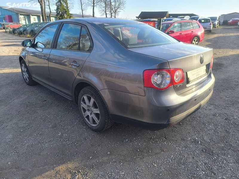 Volkswagen Jetta 1,9TDI BEZ DPF,KRÁSNÁ,220T.KM - fotka 5 z 29