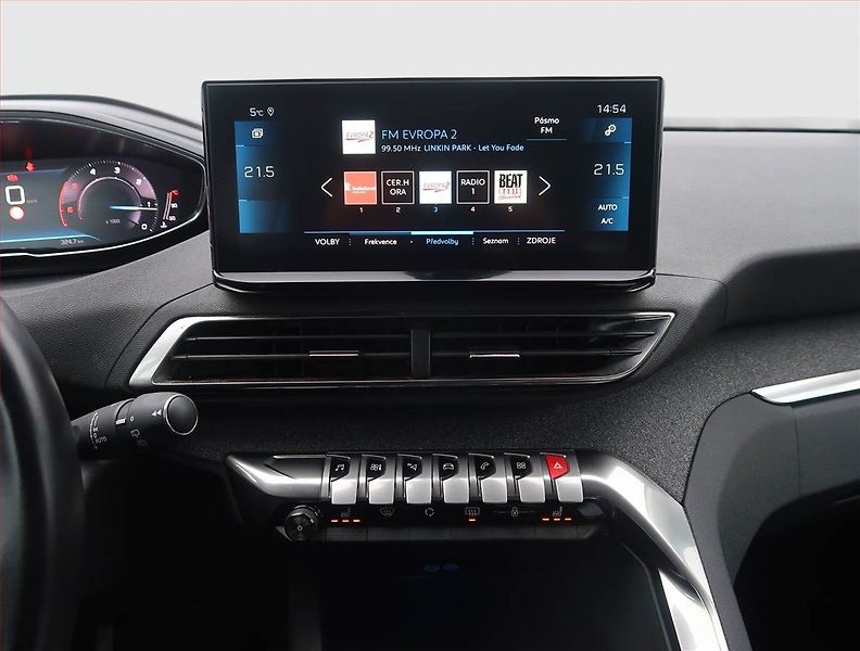 Peugeot 5008 (2021) Allure 1.5 BlueHDi - fotka 12 z 25