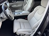 Volvo XC60 Plus B4 AWD Light paket - náhled 10