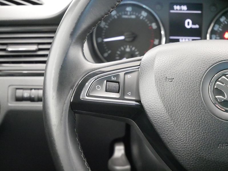 Škoda Rapid - fotka 15 z 23