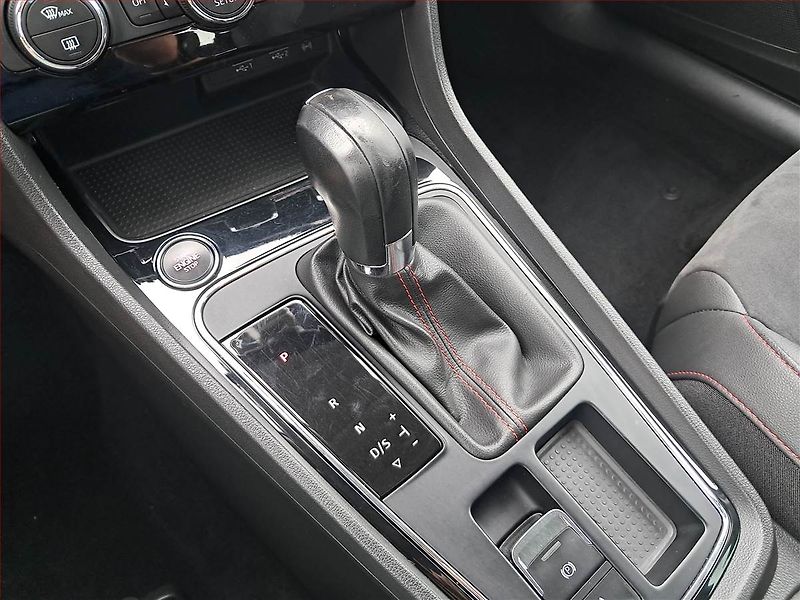 Seat Leon (2017) Top Sport 1.8 TSI, Automat - fotka 17 z 18
