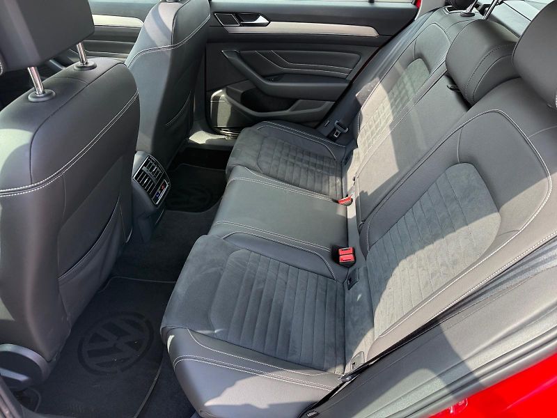 Volkswagen Passat Variant (2022) ELEGANCE 2.0TSI 140kW DSG CZ  - fotka 8 z 11
