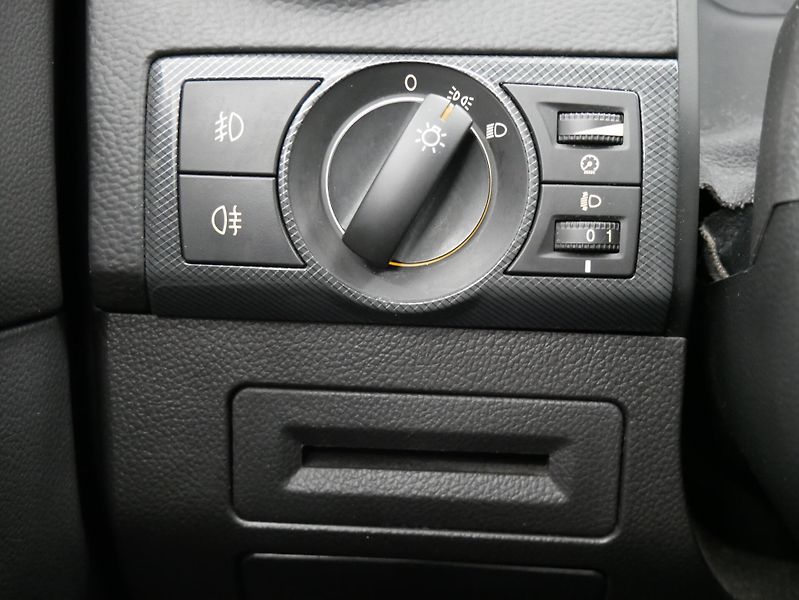 Opel Antara - fotka 14 z 22