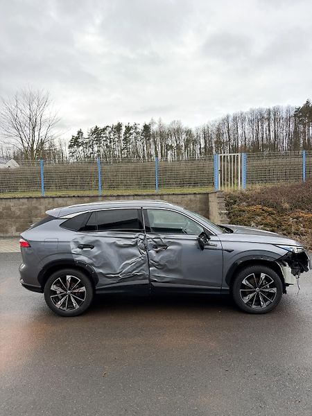 MG HS 1,5i 125kW navigace závěs  - fotka 3 z 18