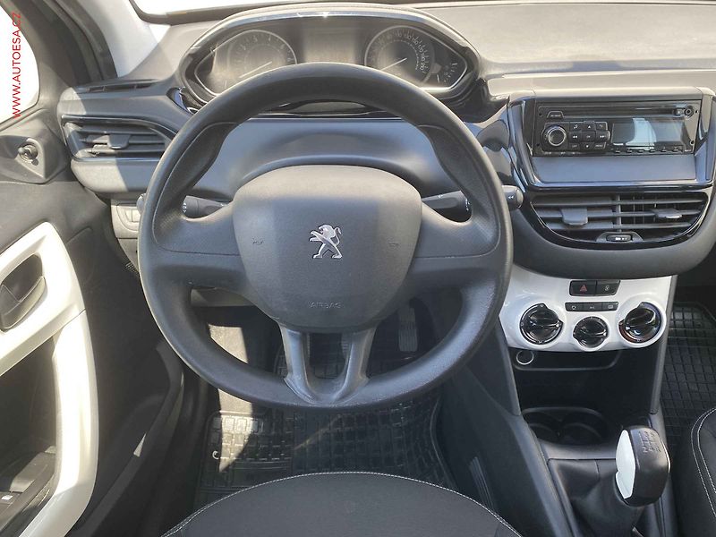 Peugeot 208 (2018) 1.2 PT, AC, tempo - fotka 11 z 15
