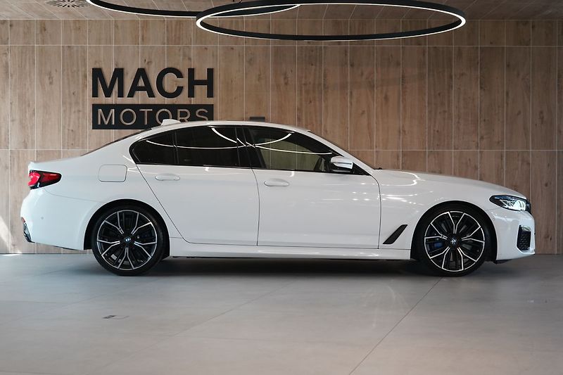 BMW Řada 5 M550i xDrive, Nezávislé, Laser - fotka 6 z 50