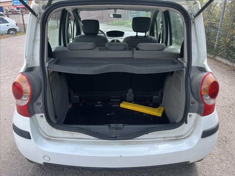 Renault Modus 1,4 i SERVIS - fotka 26 z 28