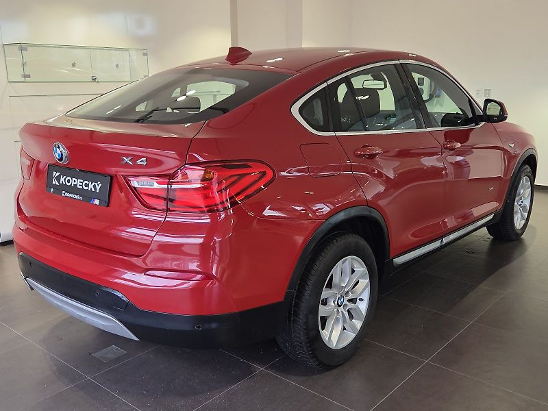 BMW X4 (2016) xDrive 30d xLine - fotka 6 z 16