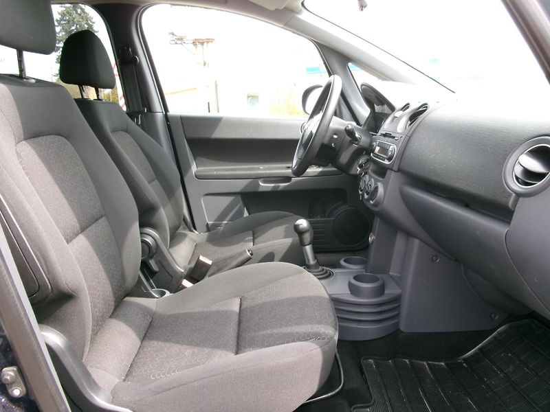 Mitsubishi Colt (2012) 1,3i - ZADÁNO  - fotka 24 z 25