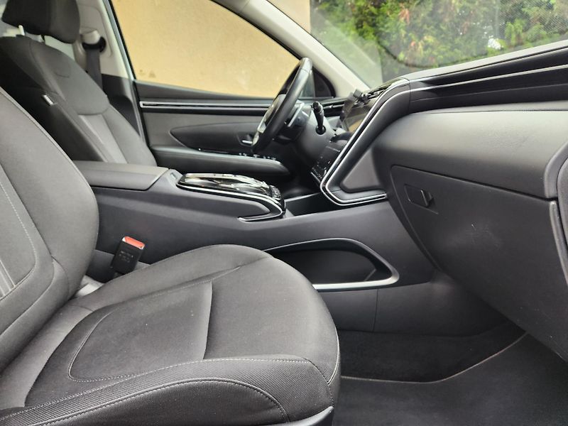 Hyundai Tucson 1.6-AUTOMAT-NAVI-KAMERA - fotka 16 z 23