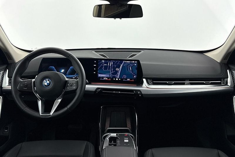 BMW X1 xDrive30e - fotka 7 z 13