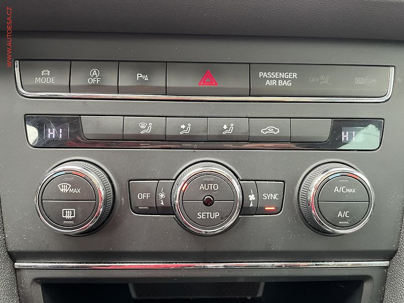 Seat Leon (2015) 2.0 TDi 4x4, X-Perience, DSG - fotka 14 z 20