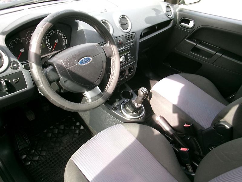Ford Fusion (2011) 1.4 KOUPENO ČR,1.MAJITEL - fotka 9 z 10