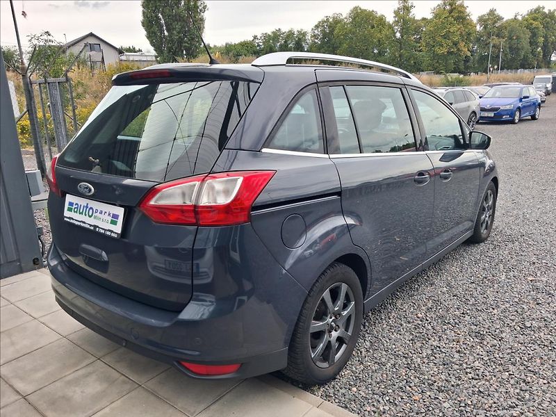 Ford Grand C-MAX 2,0 tinanium, kamera, keyless - fotka 7 z 15