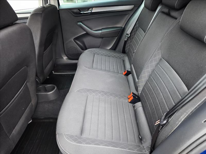 Škoda Rapid 1,0 TSi Style Plus - fotka 16 z 19