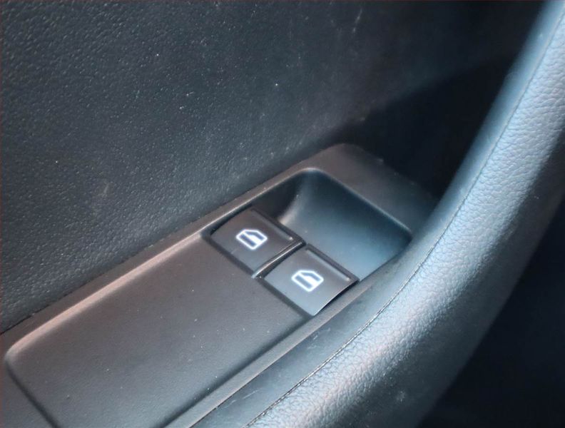 Škoda Fabia (2019) Ambition 1.0, Serv.kniha - fotka 13 z 13