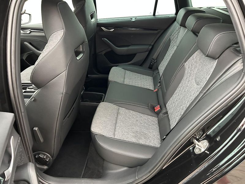 Škoda Octavia 2.0 TDI SportLine - fotka 7 z 29