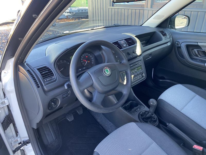 Škoda Fabia 1.4i 63kW - KLIMATIZACE - PDC - fotka 12 z 33