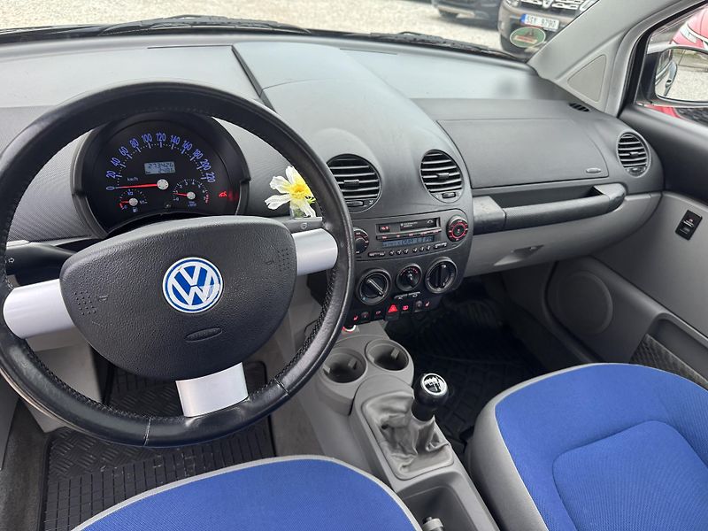 Volkswagen New Beetle (2002) 1.6MPi(75KW)EDITION - fotka 16 z 27