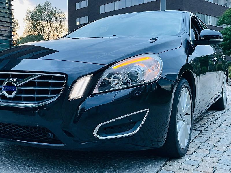 Volvo S60 2.0D 120KW 5VÁLEC VÝHŘEV SENZO - fotka 43 z 44
